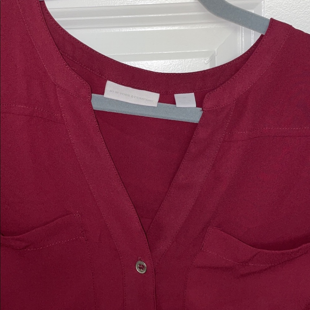 3/$15 New York and Company Maroon Blouse - Picture 5 of 5